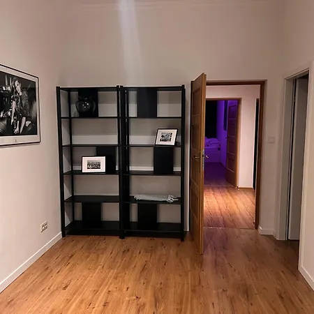 Quiet Luxury At The Royal Route - 4 Bedrooms * Varşova